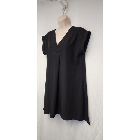 Cupio V-Neckline Short Sleeve Lo-Hi Tunic Blouse Size Medium Color Black - Picture 3 of 8